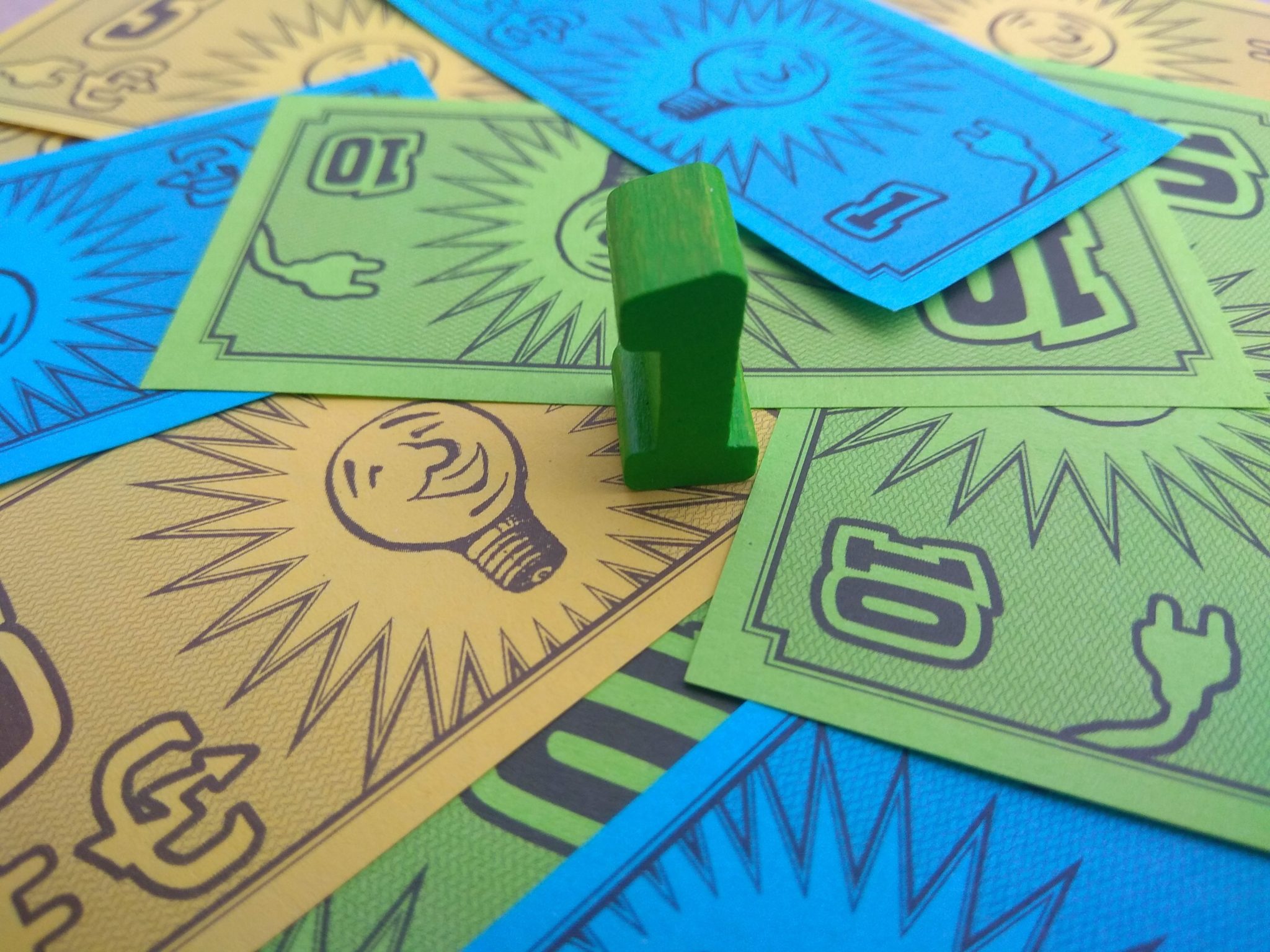 Wysokie napięcie: Gra karciana