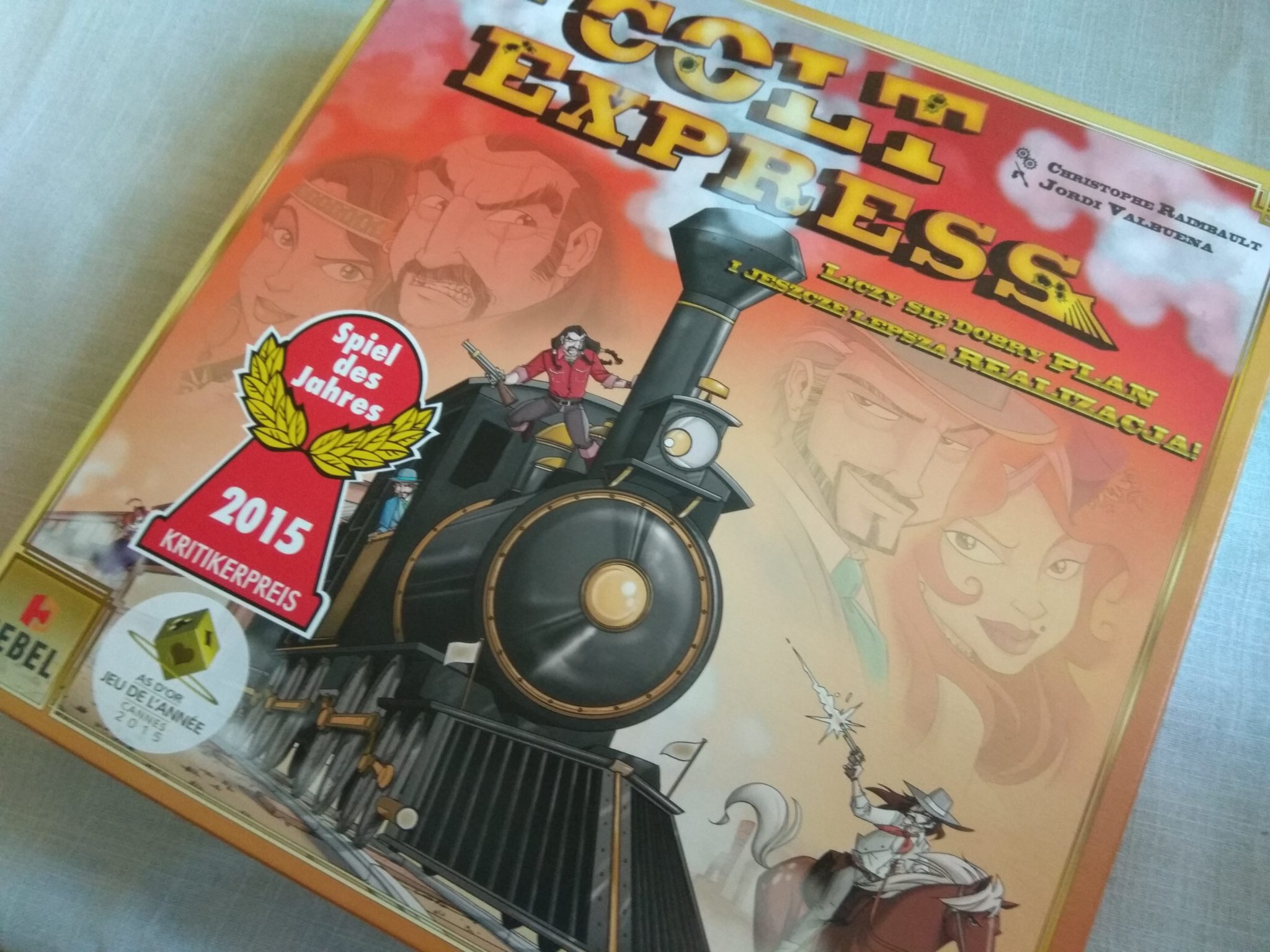 Gry planszowe idealne na domówkę