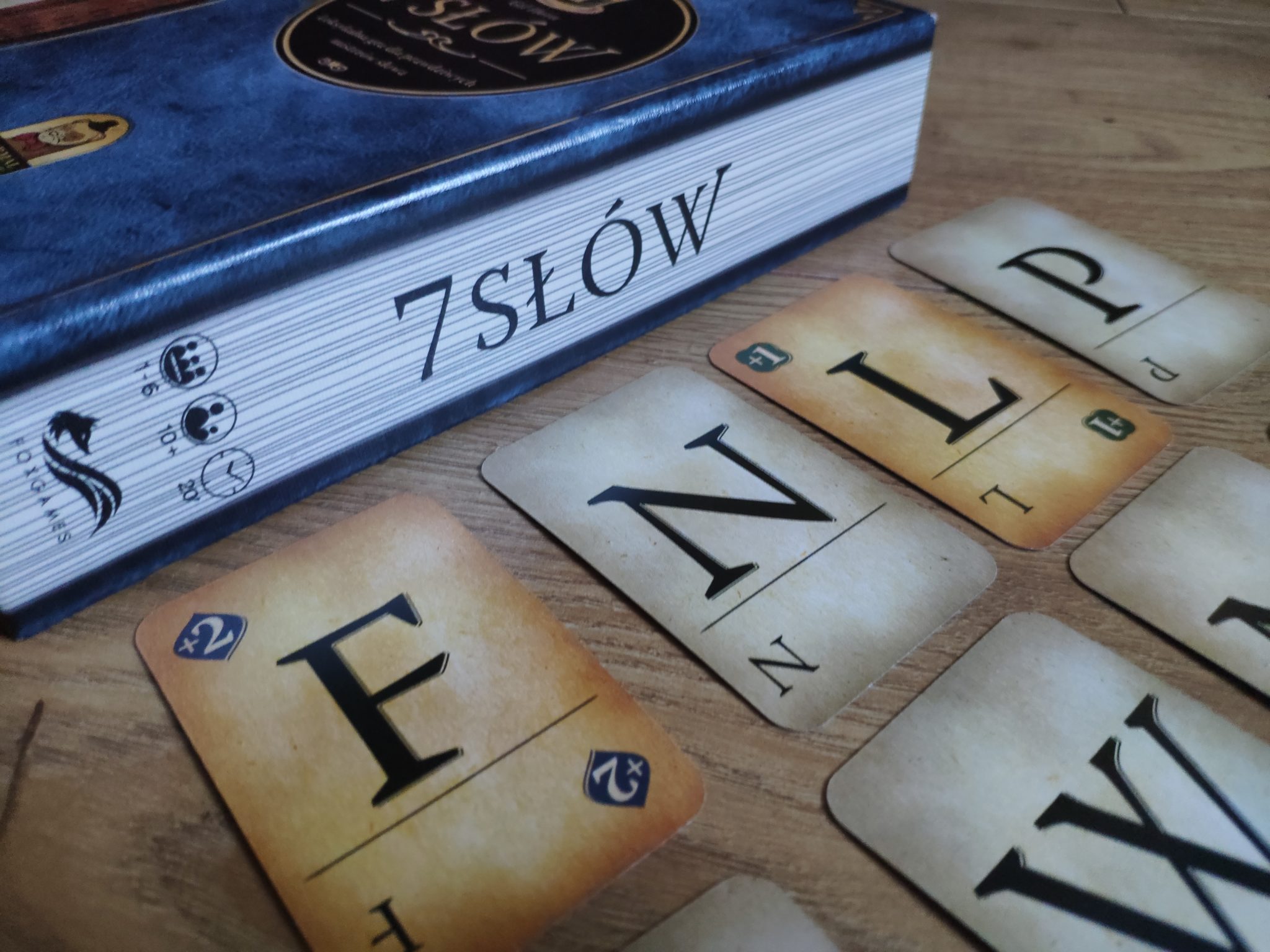 7 s艂贸w pude艂ko