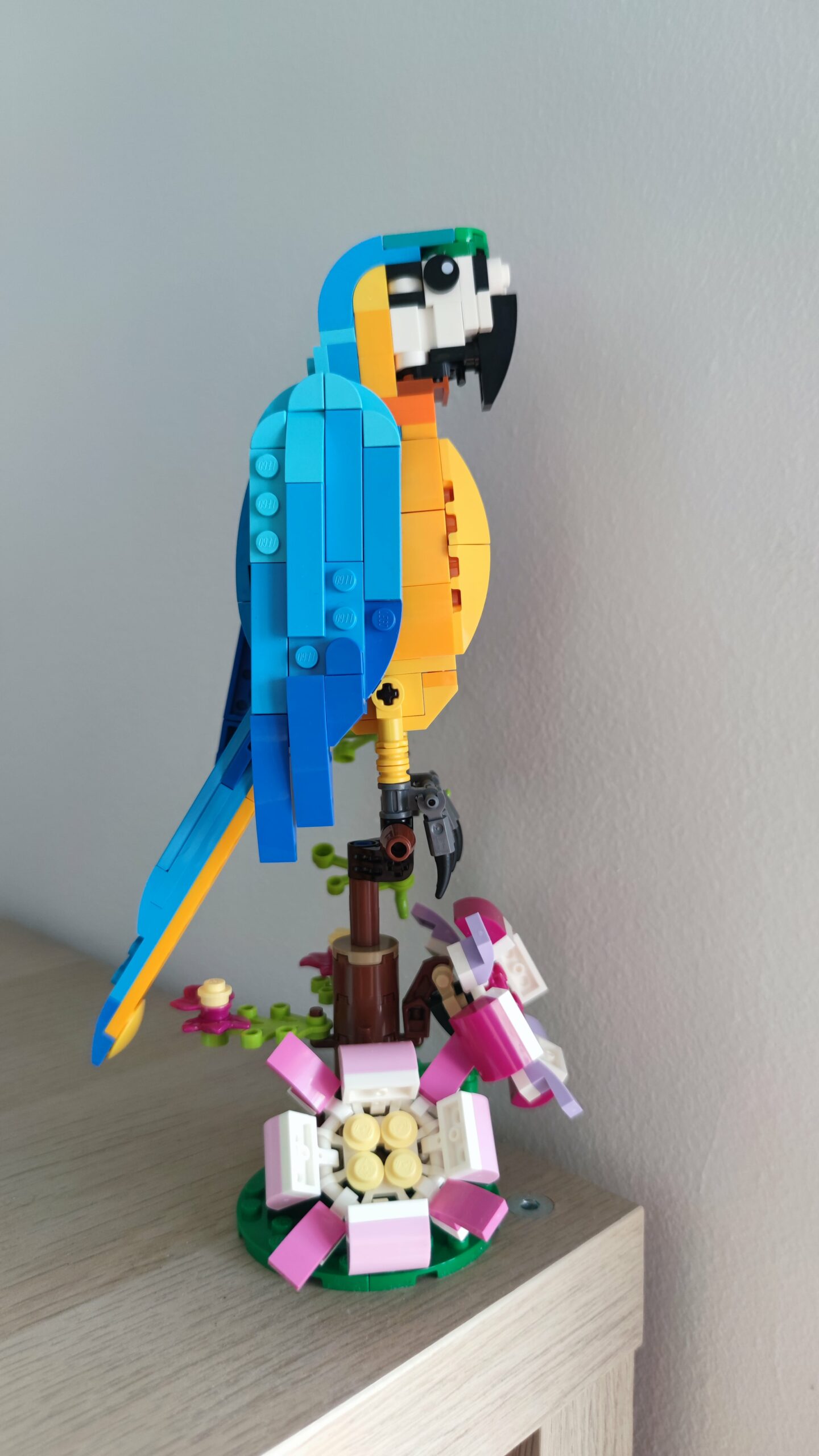Papuga LEGO